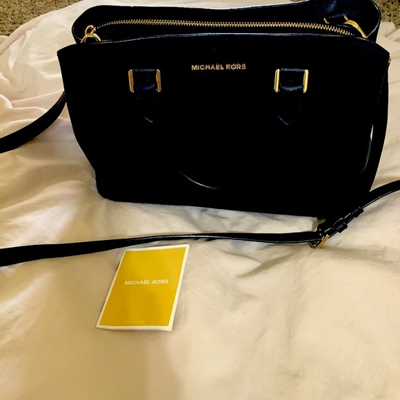 The perfect Michael Kors bag. - Picture 4 of 4